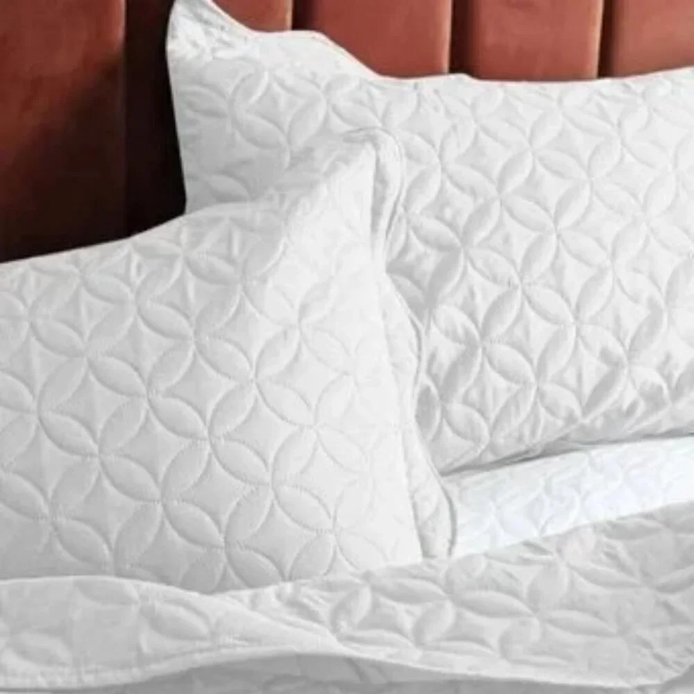 Elegant White Quilted Lightweight Bedspread 3pc Set Queen